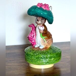 Benjamin Bunny Music Box Vintage Schmid Rotating Peter Rabbit Figurine